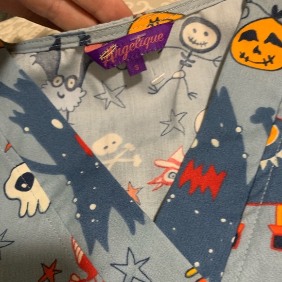 Scrub tops - Picture 4 of 4